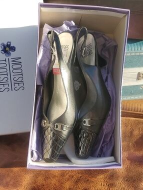 Mootsies Tootsies Black Slingback Quilted Toe Flats